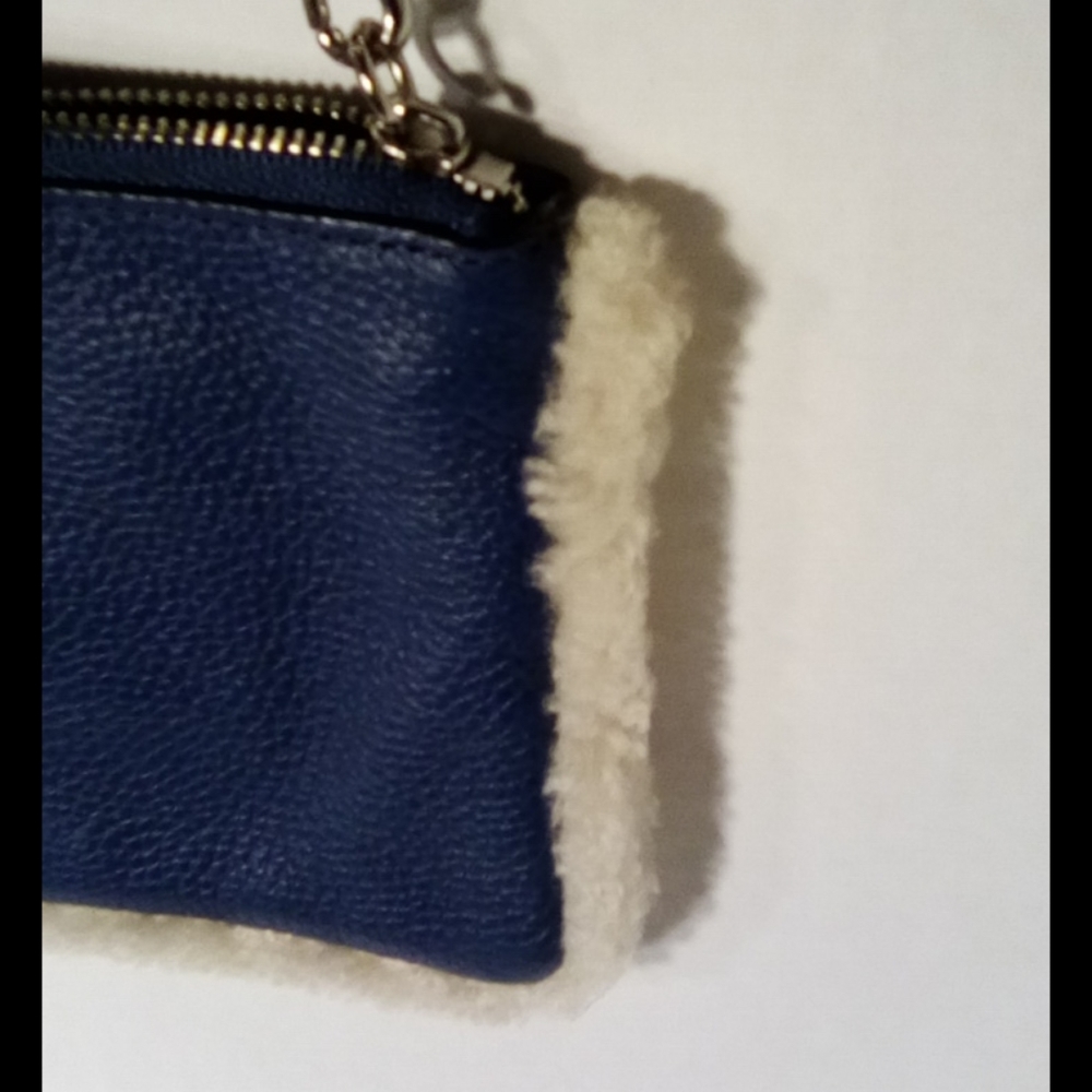 Handbag - Picture 3 of 7
